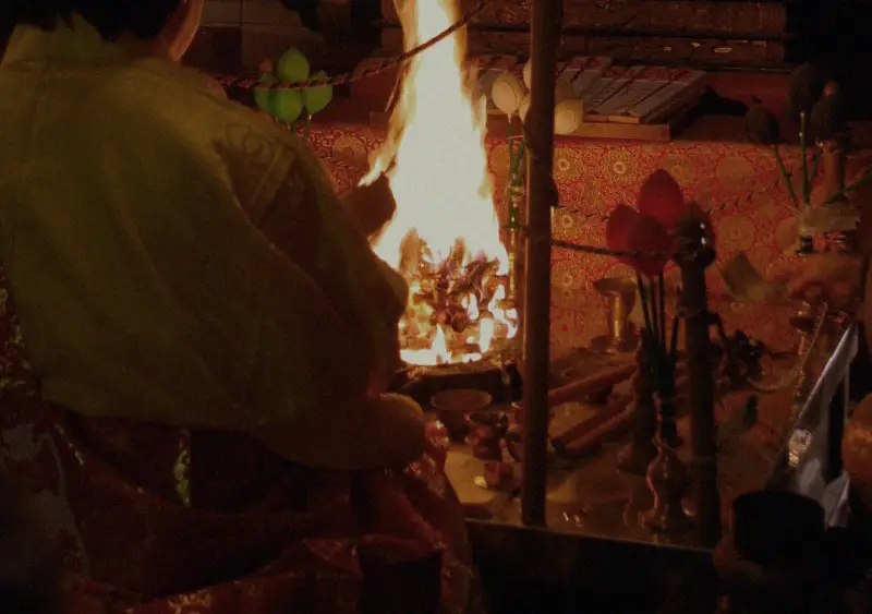 護摩祈願で呪術をしている写真